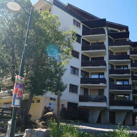 Apartmán T3 Cosy Pour 8 Pers. A Pra-loup, A 50m Des Pistes Avec Balcon Et Parking Prive - Fr-1-165a-78